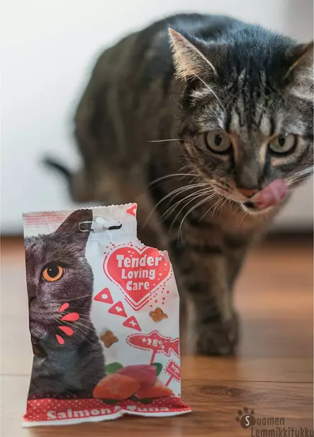 TLC Soft Snack Pehmeä makupala Lohi & tonnikala kissoille 50g - Kissan herkut - 40868 - 2