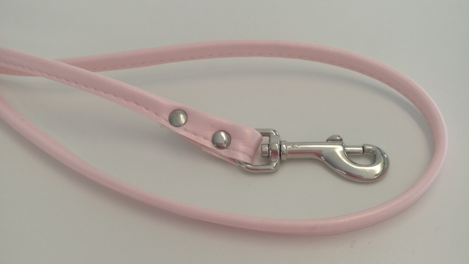 Nahkanasta Pyöreä pastellitalutin Vaaleanpunainen